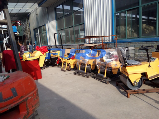 福瑞得機械座駕壓路機，手扶壓路機，小型灌縫機，井蓋切割機及時發(fā)貨