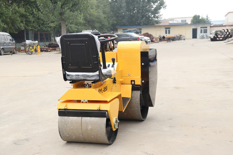 小型壓路機(jī)在城市的美化中越來越常見，它的結(jié)果又如何呢？